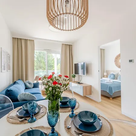 Przy Plazy 111 By Perlowa Przystan Rent 아파트 시아노제티